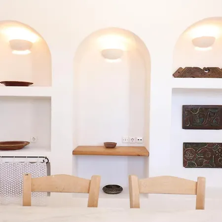 Stone House In Parikia (Paros)